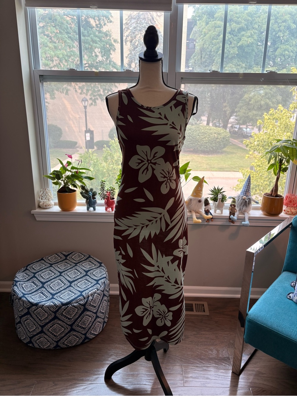 ✨Roxy (EUC) Sleeveless Brown Midi Dress with Cream Tropical Print Size M✨